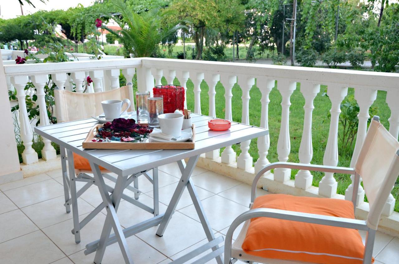 Belussi & Ξενοδοχείο Psarou (Zakynthos)
