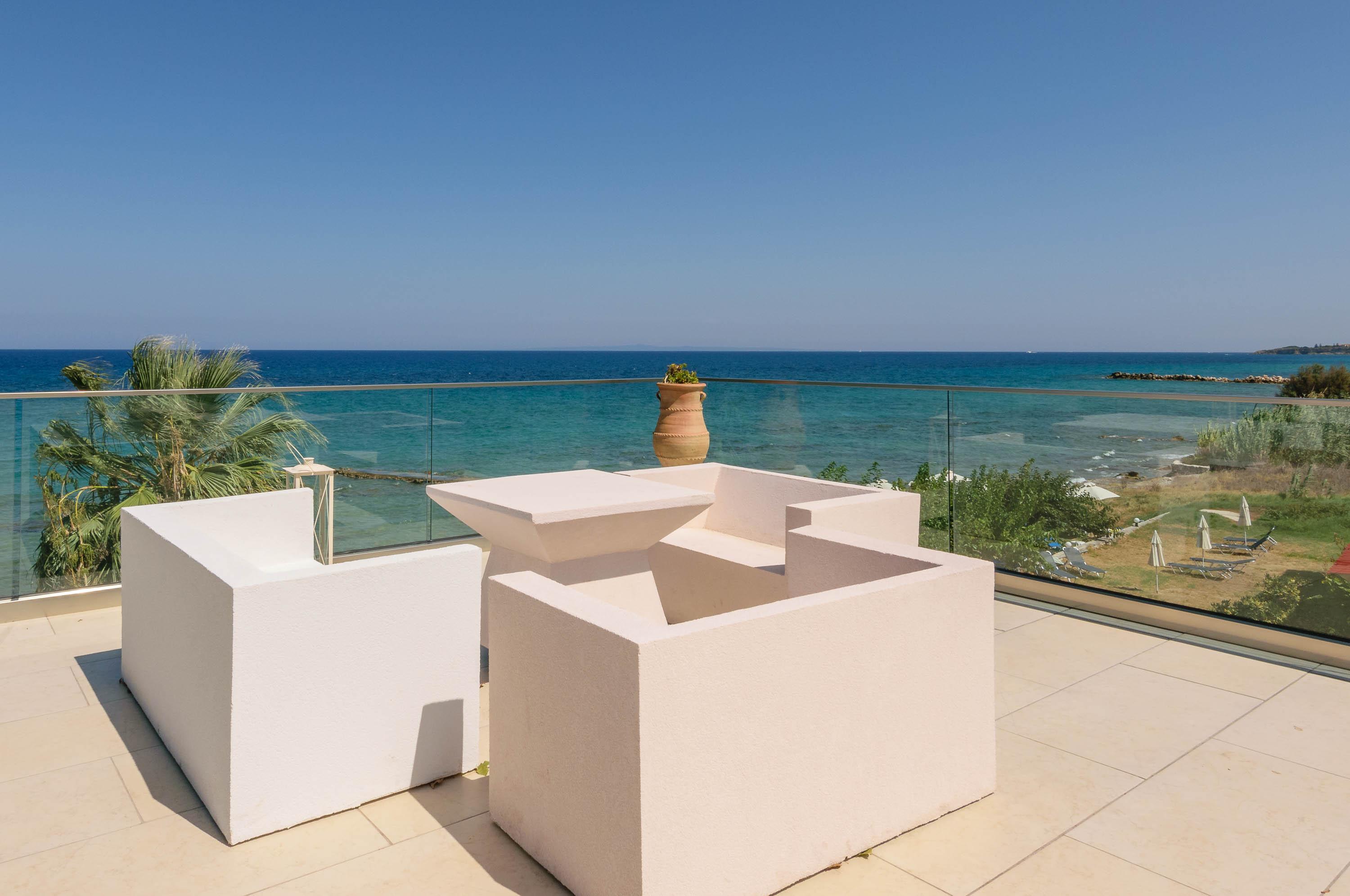 Belussi & 4* Psarou (Zakynthos)