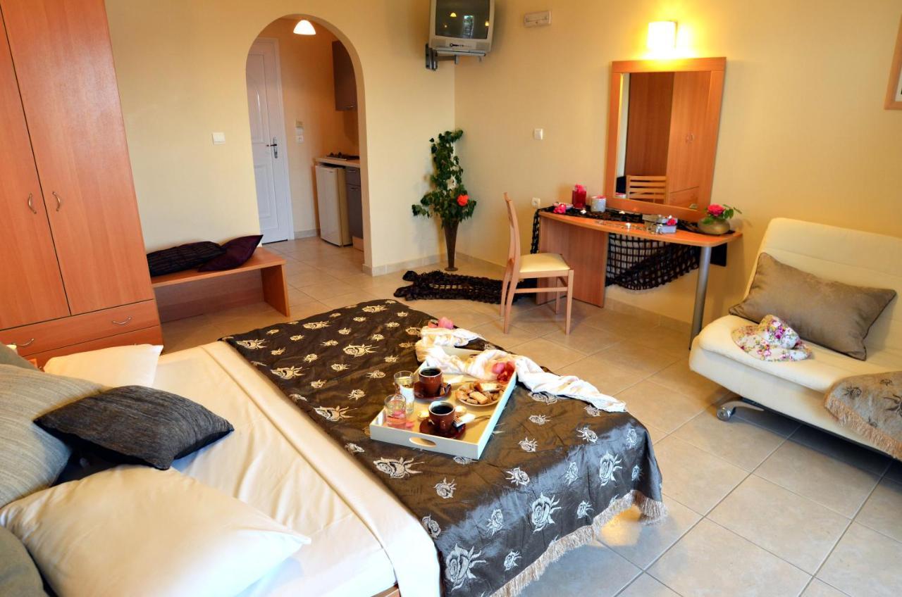 Belussi & 4* Psarou (Zakynthos)